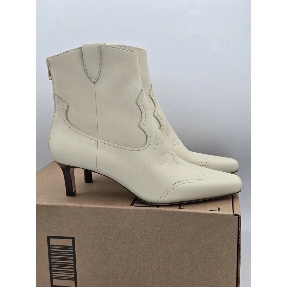 PAIGE Women's Adelyn Ankle Boot Western Zip - White Bone - Sz 7.5 - Kitten Heel‎